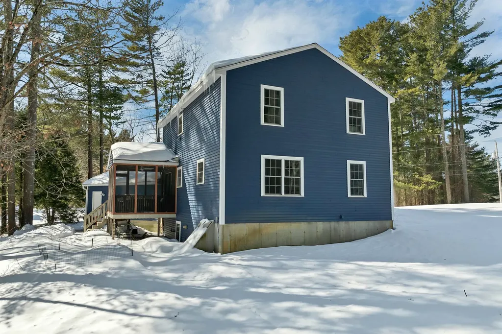 51 Pilgrim Drive Litchfield NH 03052