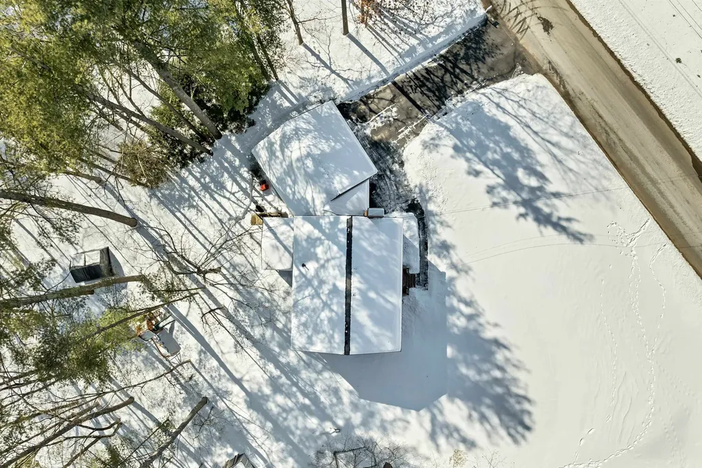 51 Pilgrim Drive Litchfield NH 03052