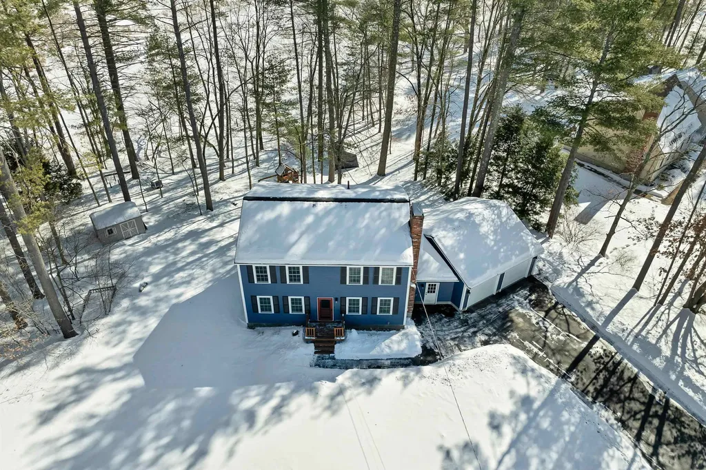51 Pilgrim Drive Litchfield NH 03052