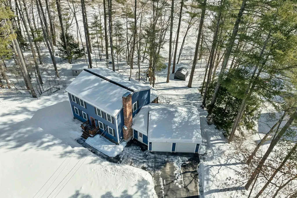 51 Pilgrim Drive Litchfield NH 03052