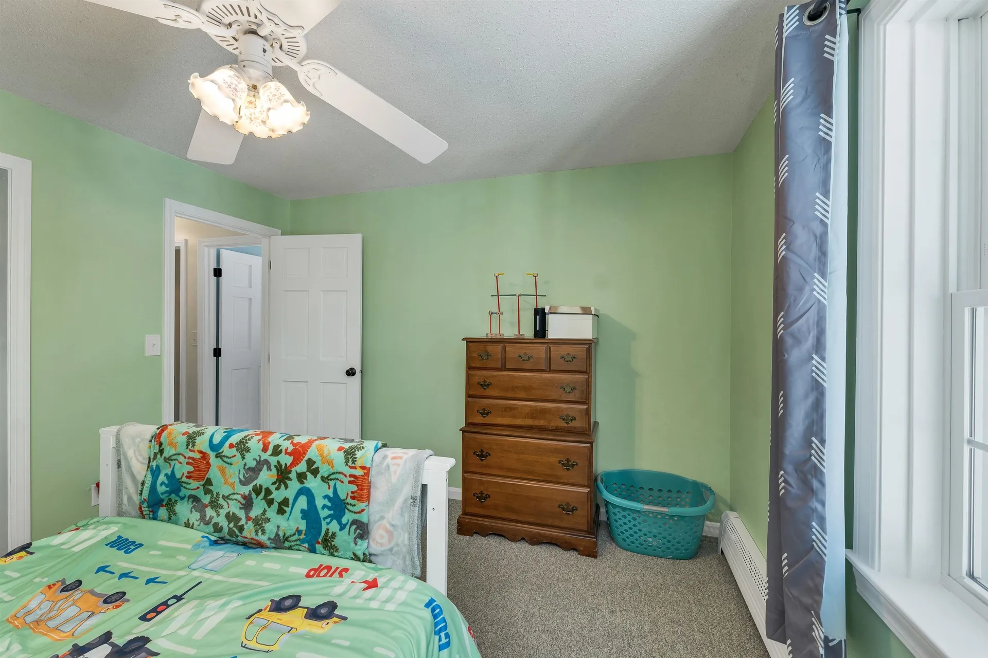 51 Pilgrim Drive Litchfield NH 03052