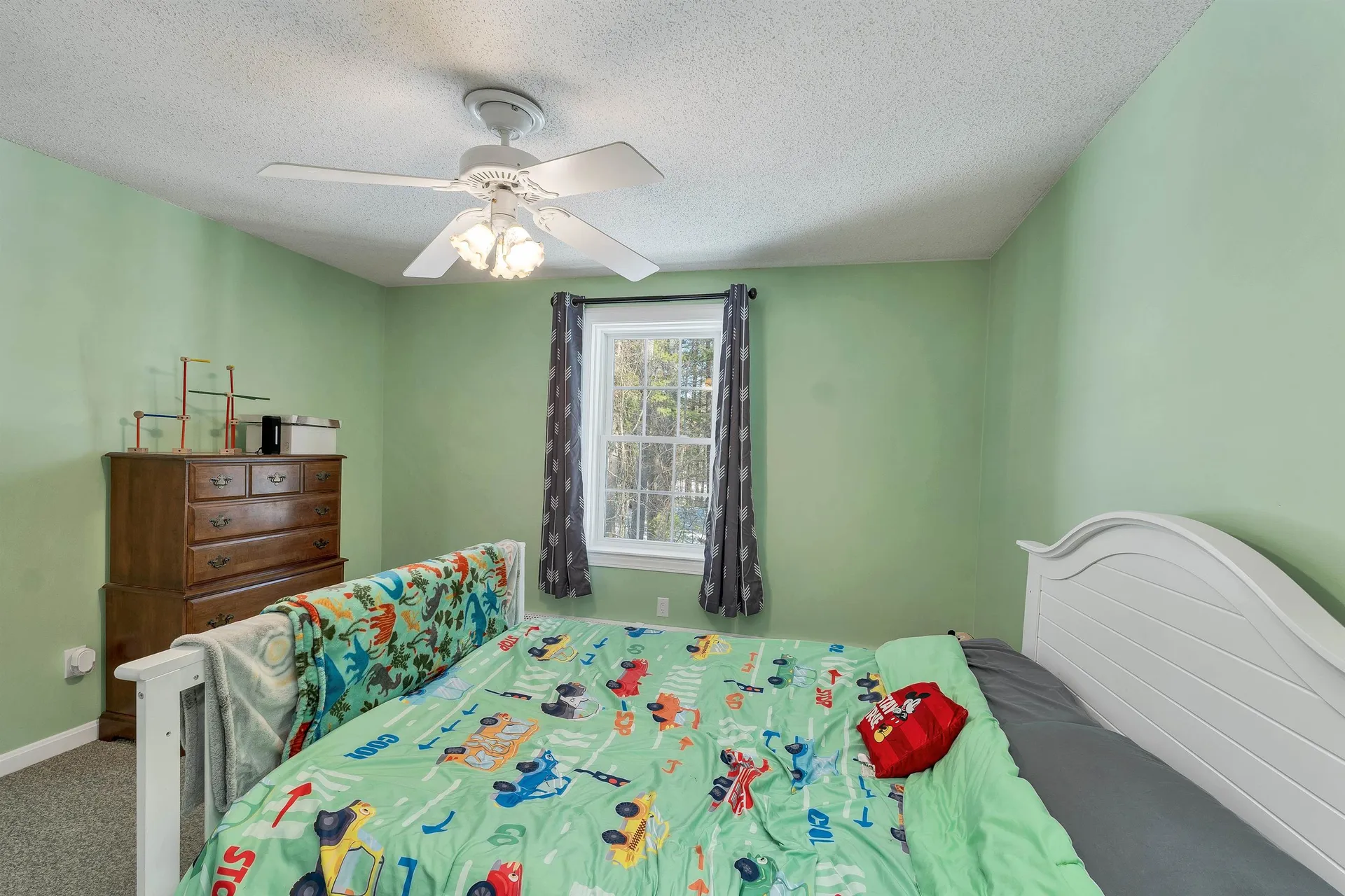 51 Pilgrim Drive Litchfield NH 03052