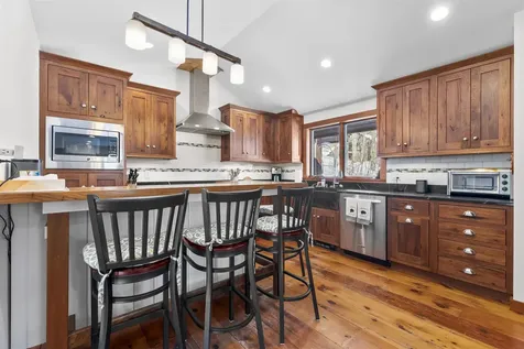 11 Roundtree Road Winhall VT 05340