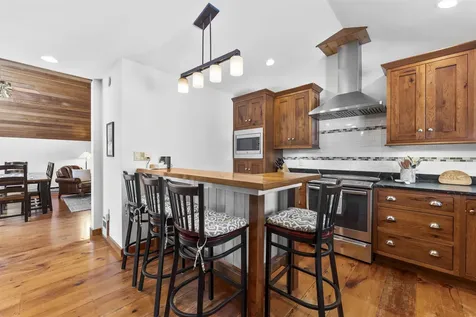 11 Roundtree Road Winhall VT 05340