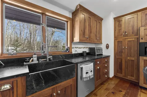 11 Roundtree Road Winhall VT 05340