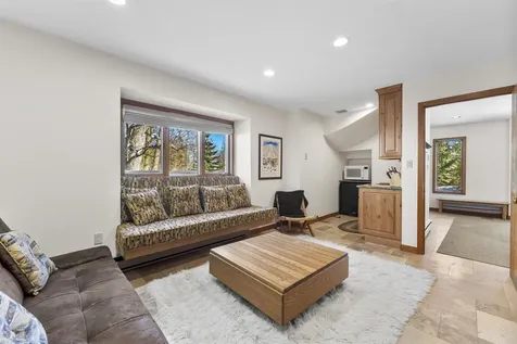 11 Roundtree Road Winhall VT 05340