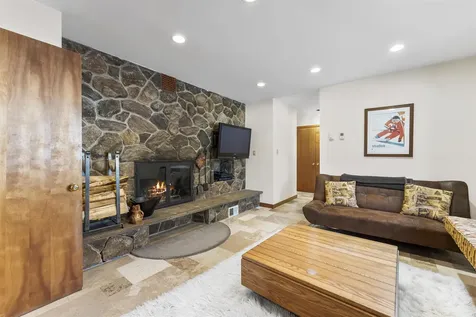 11 Roundtree Road Winhall VT 05340