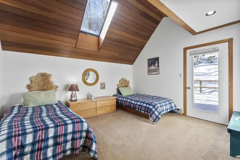 11 Roundtree Road Winhall VT 05340