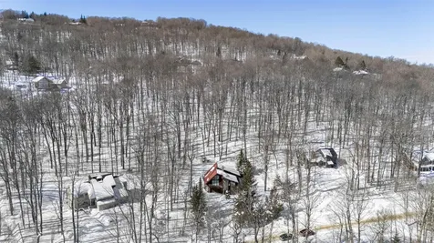 11 Roundtree Road Winhall VT 05340