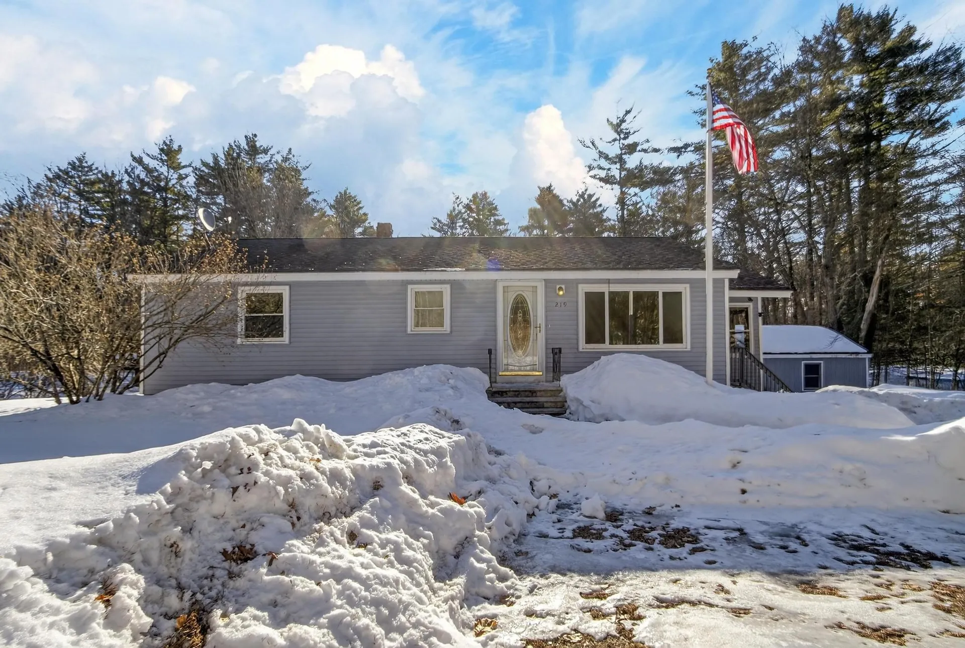 219 Rattlesnake Hill Road Auburn NH 03032