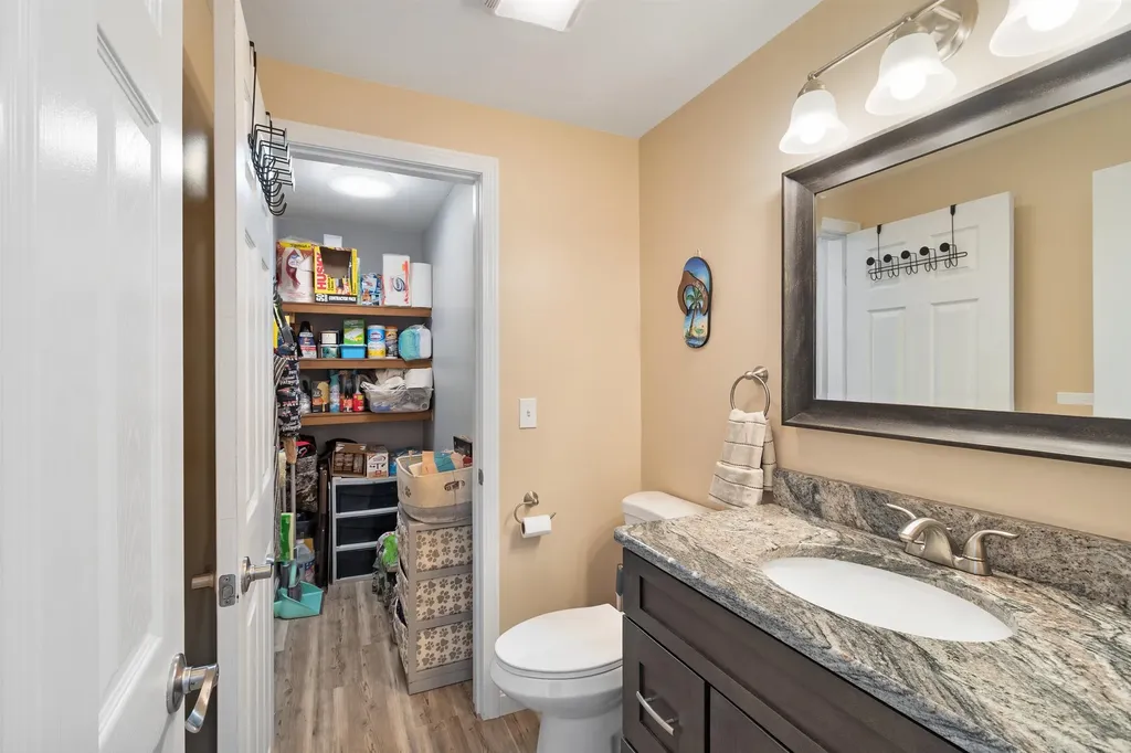 6 Mills Farm Circle Derry NH 03038