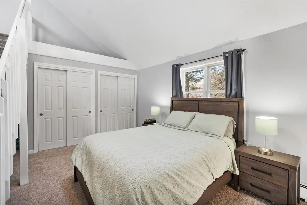 6 Mills Farm Circle Derry NH 03038