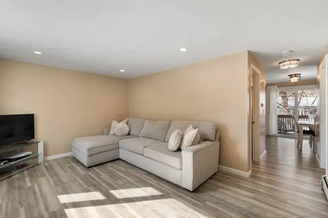 6 Mills Farm Circle Derry NH 03038