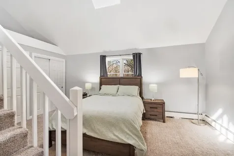 6 Mills Farm Circle Derry NH 03038