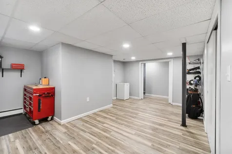 6 Mills Farm Circle Derry NH 03038