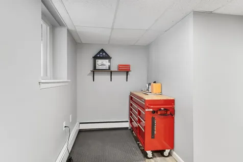 6 Mills Farm Circle Derry NH 03038