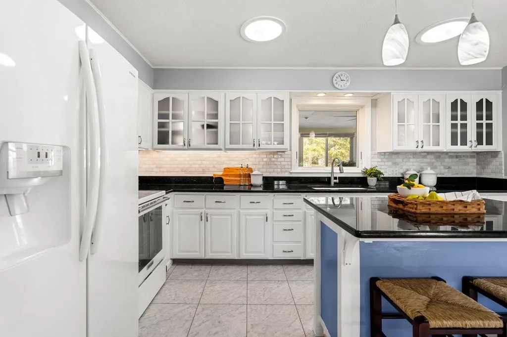 6 Golden Gate Drive Hooksett NH 03106