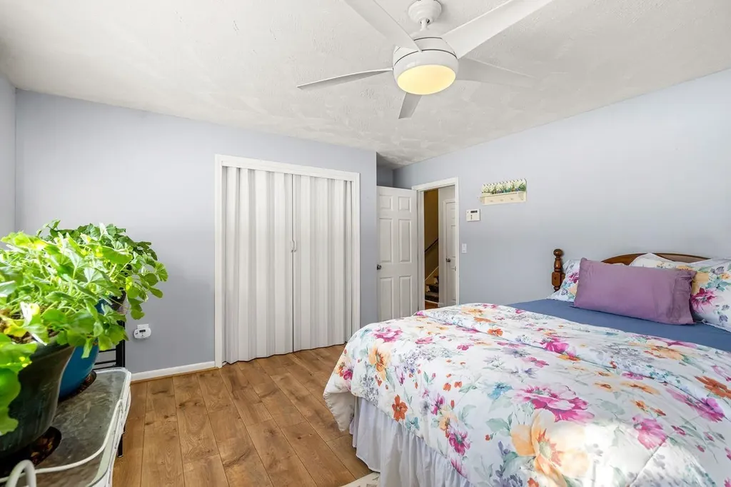 6 Golden Gate Drive Hooksett NH 03106