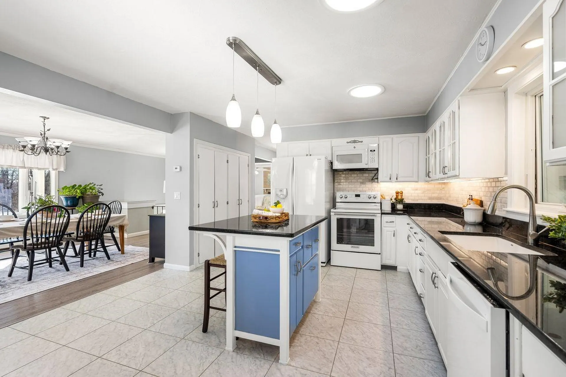 6 Golden Gate Drive Hooksett NH 03106