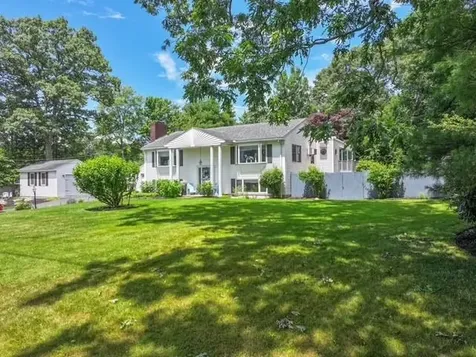 6 Golden Gate Drive Hooksett NH 03106