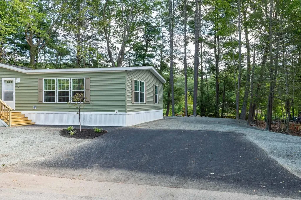 3 Alison Circle Hampton NH 03842