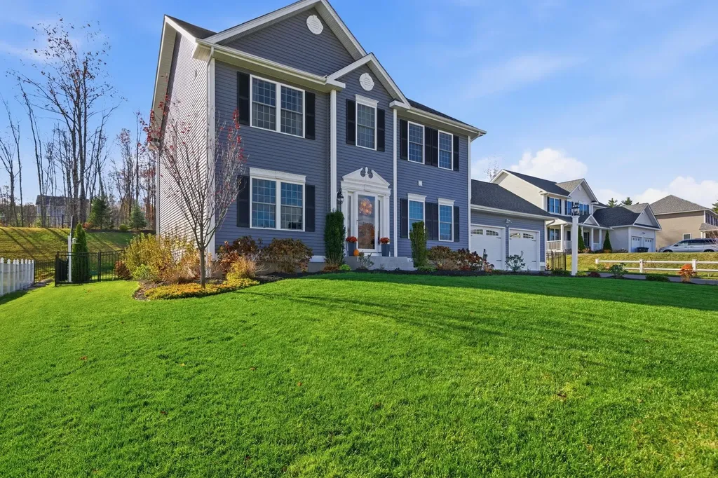 191 Brookview Drive Hooksett NH 03106