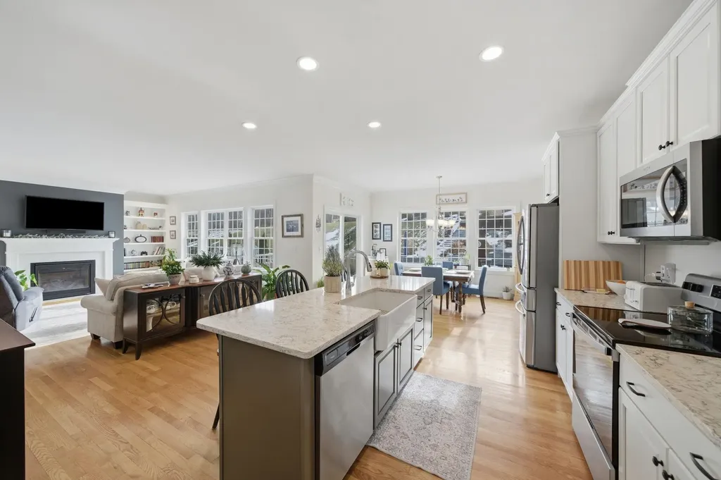 191 Brookview Drive Hooksett NH 03106