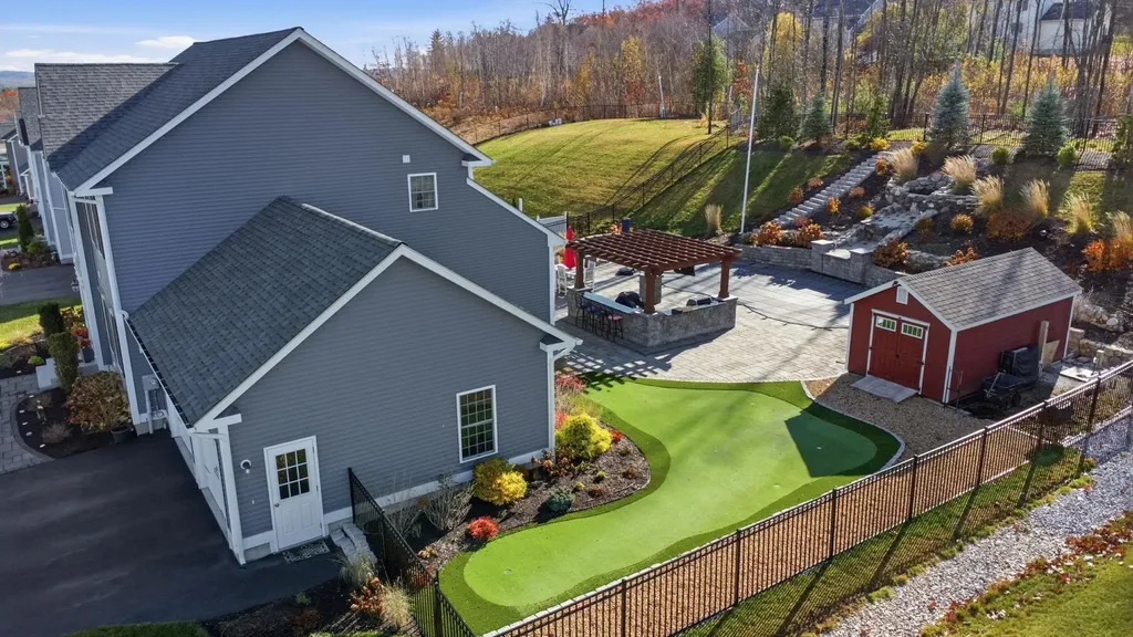 191 Brookview Drive Hooksett NH 03106