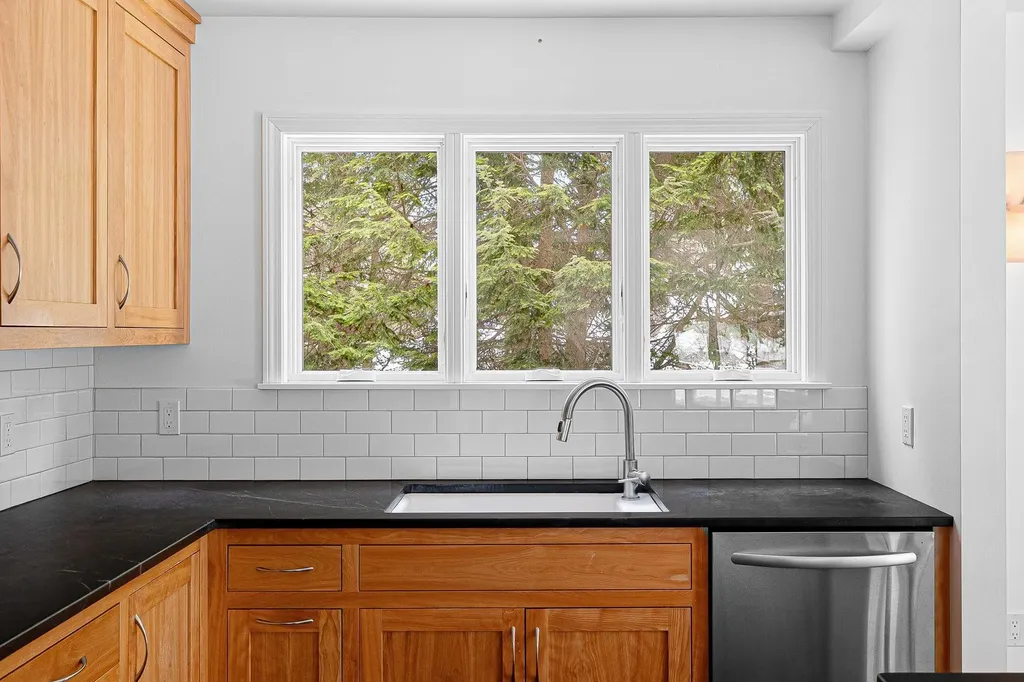 4210 Harbor Road Shelburne VT 05482