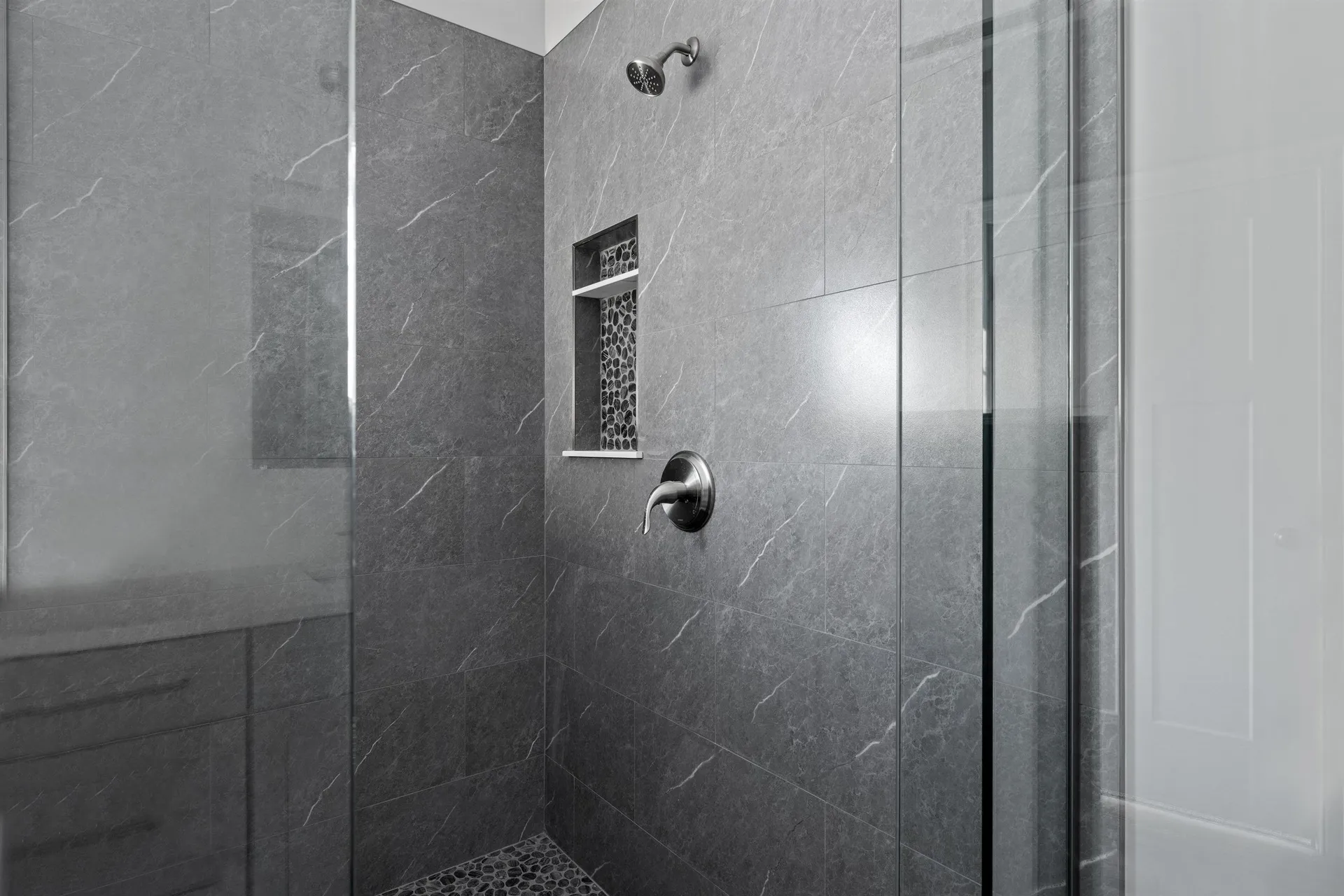 34 Gypsum Lane Chester NH 03036