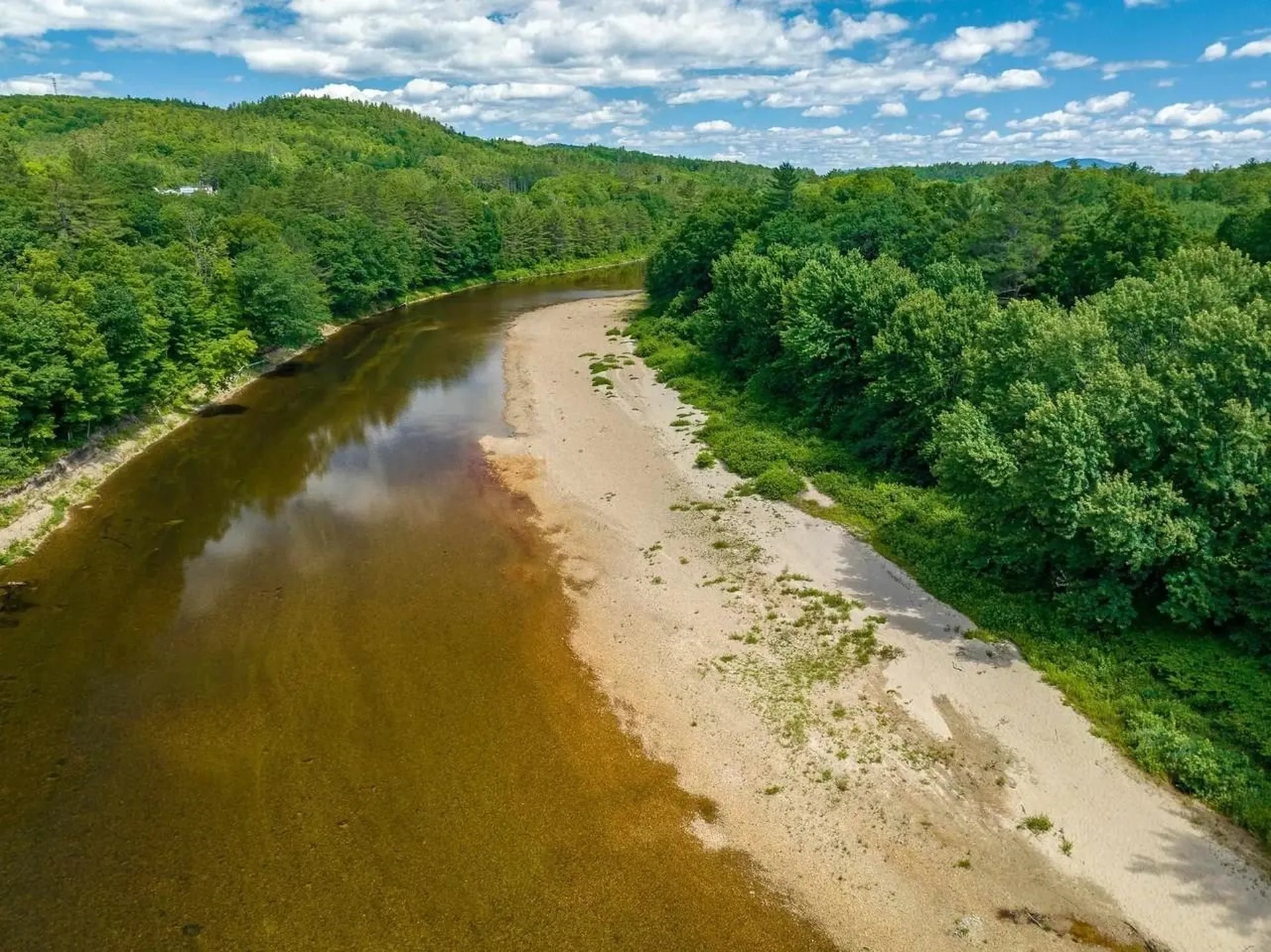 21 Pemi River Heights Holderness NH 03245