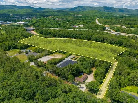 21 Pemi River Heights Holderness NH 03245