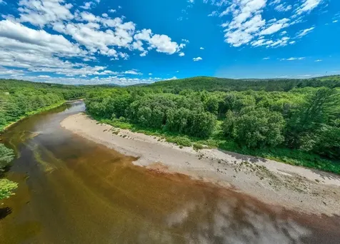 21 Pemi River Heights Holderness NH 03245