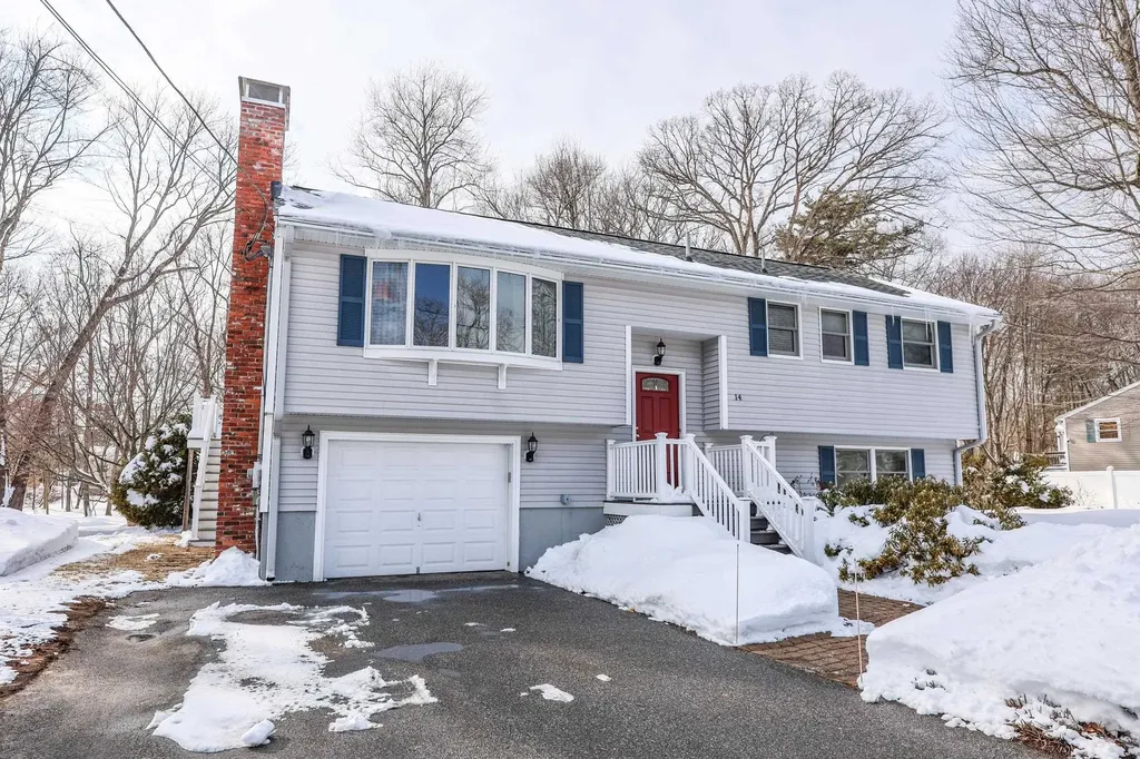 14 Loren Road Salem NH 03079