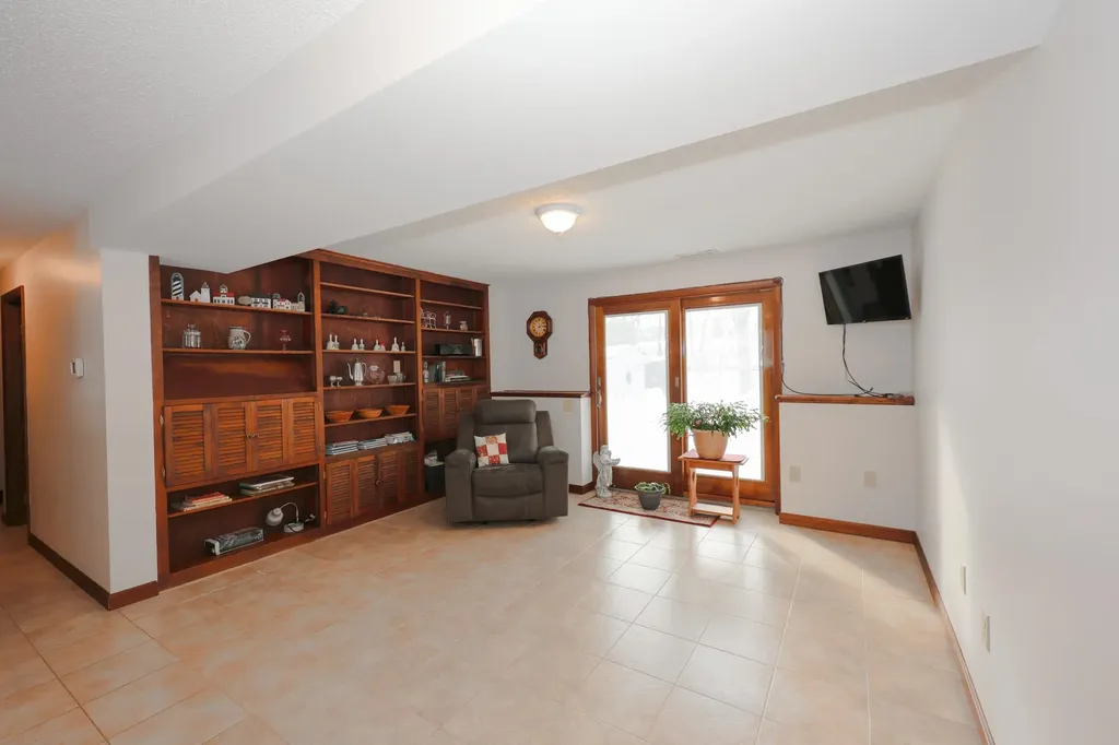 14 Loren Road Salem NH 03079