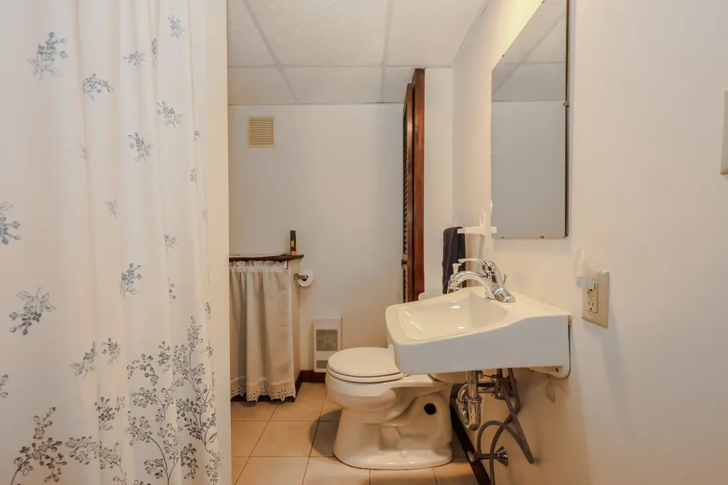 14 Loren Road Salem NH 03079