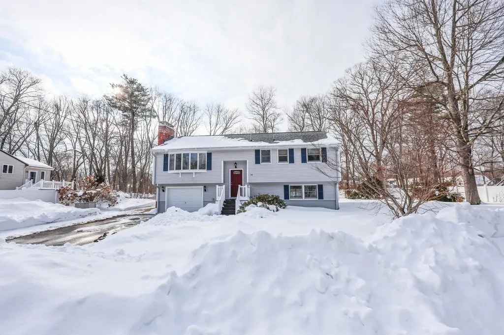 14 Loren Road Salem NH 03079