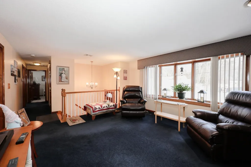 14 Loren Road Salem NH 03079