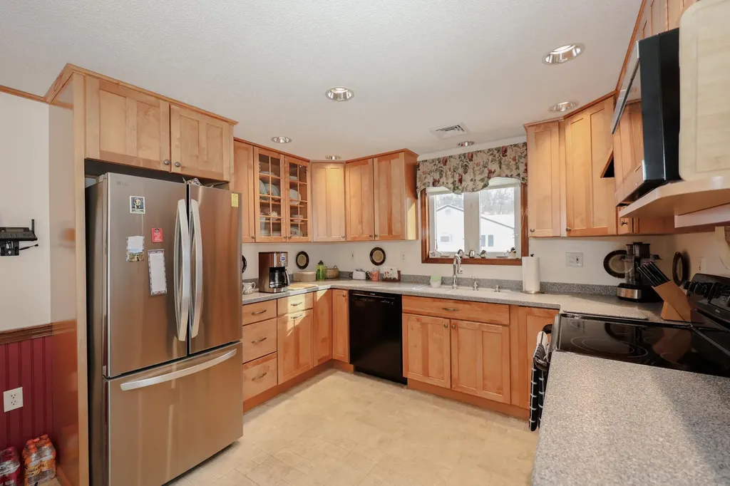 14 Loren Road Salem NH 03079