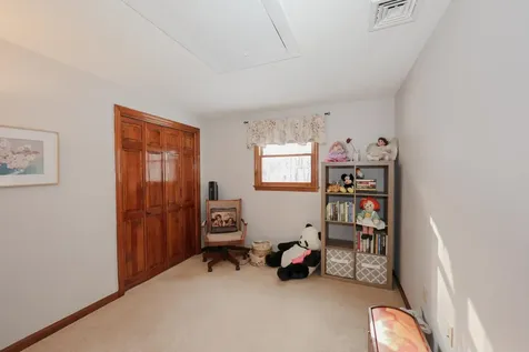 14 Loren Road Salem NH 03079