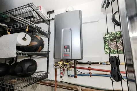 14 Loren Road Salem NH 03079