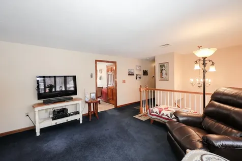 14 Loren Road Salem NH 03079