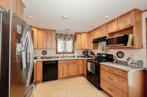 14 Loren Road Salem NH 03079