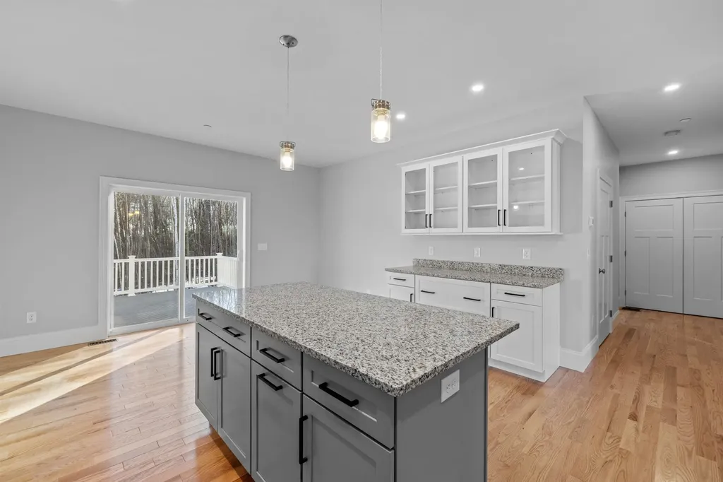 32 Gypsum Lane Chester NH 03036