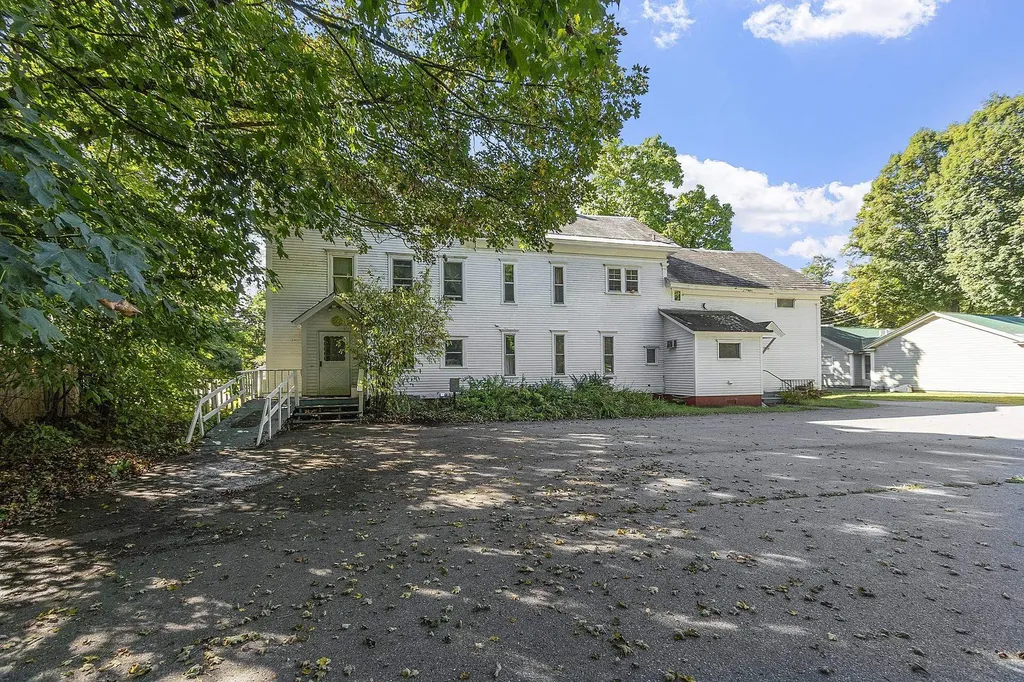 68 Brattleboro Road Hinsdale NH 03451