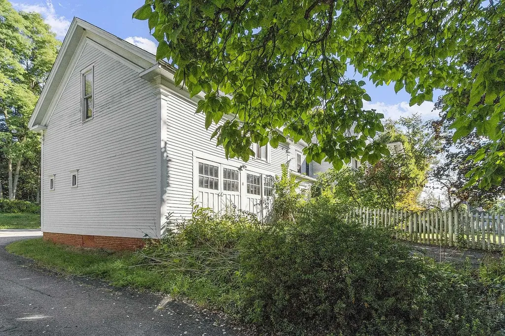 68 Brattleboro Road Hinsdale NH 03451