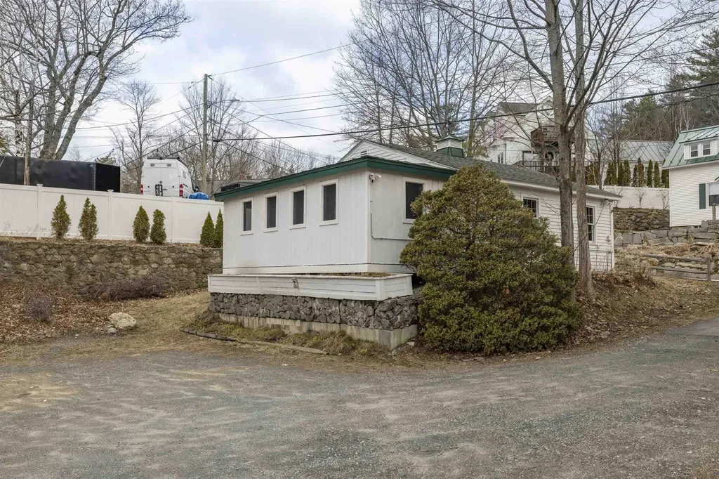 1042 Main Street Sunapee NH 03751