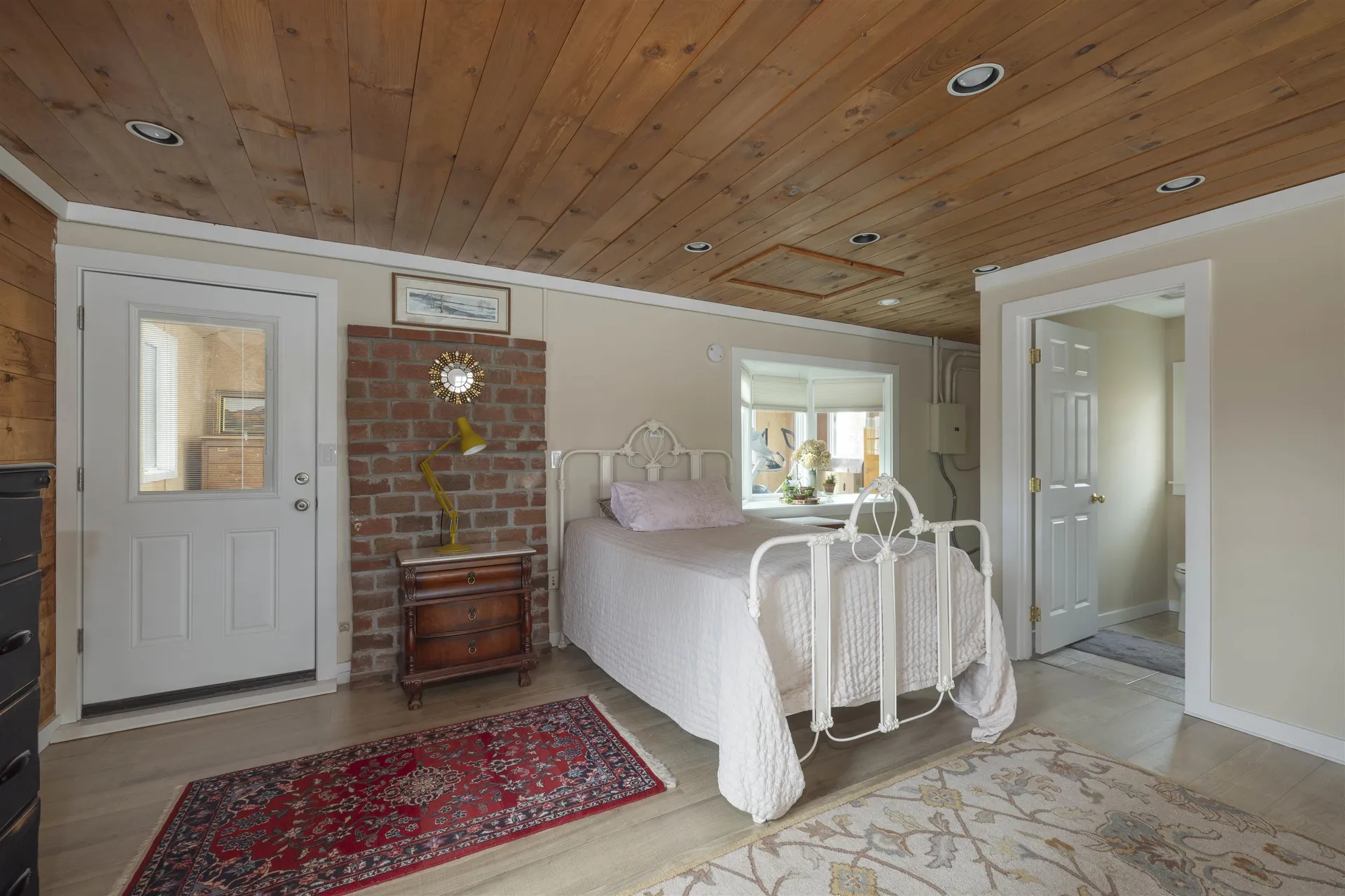 1042 Main Street Sunapee NH 03751