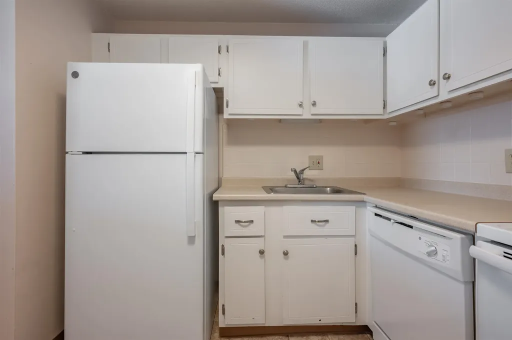 36 English Village Road Manchester NH 03102