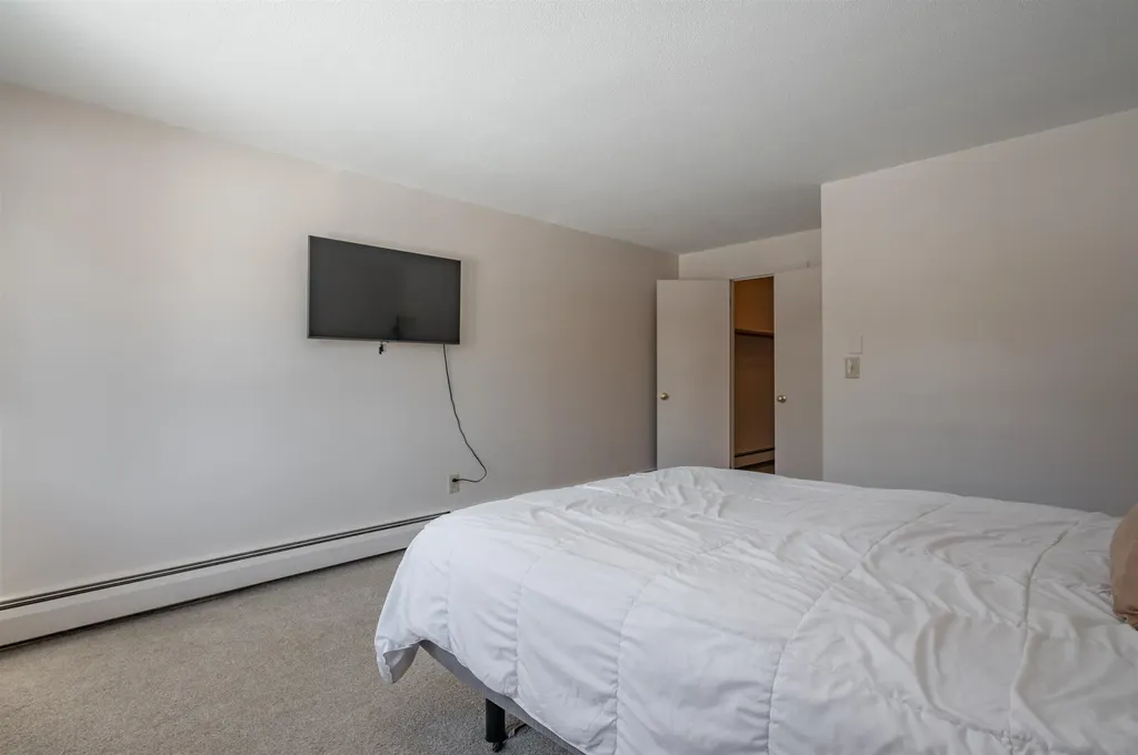 36 English Village Road Manchester NH 03102